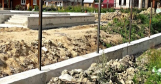 Фундамент под забор заказать в Севастополе - заливка фундамента для забора | от 1570 за п.м.